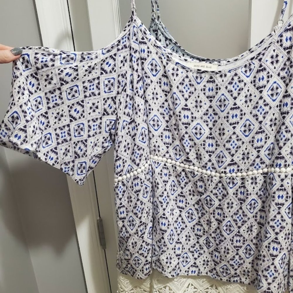 UGC Skies are Blue Cold Shoulder Top size XL